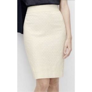 Ann taylor Cream dotted skirt. Size 4P.